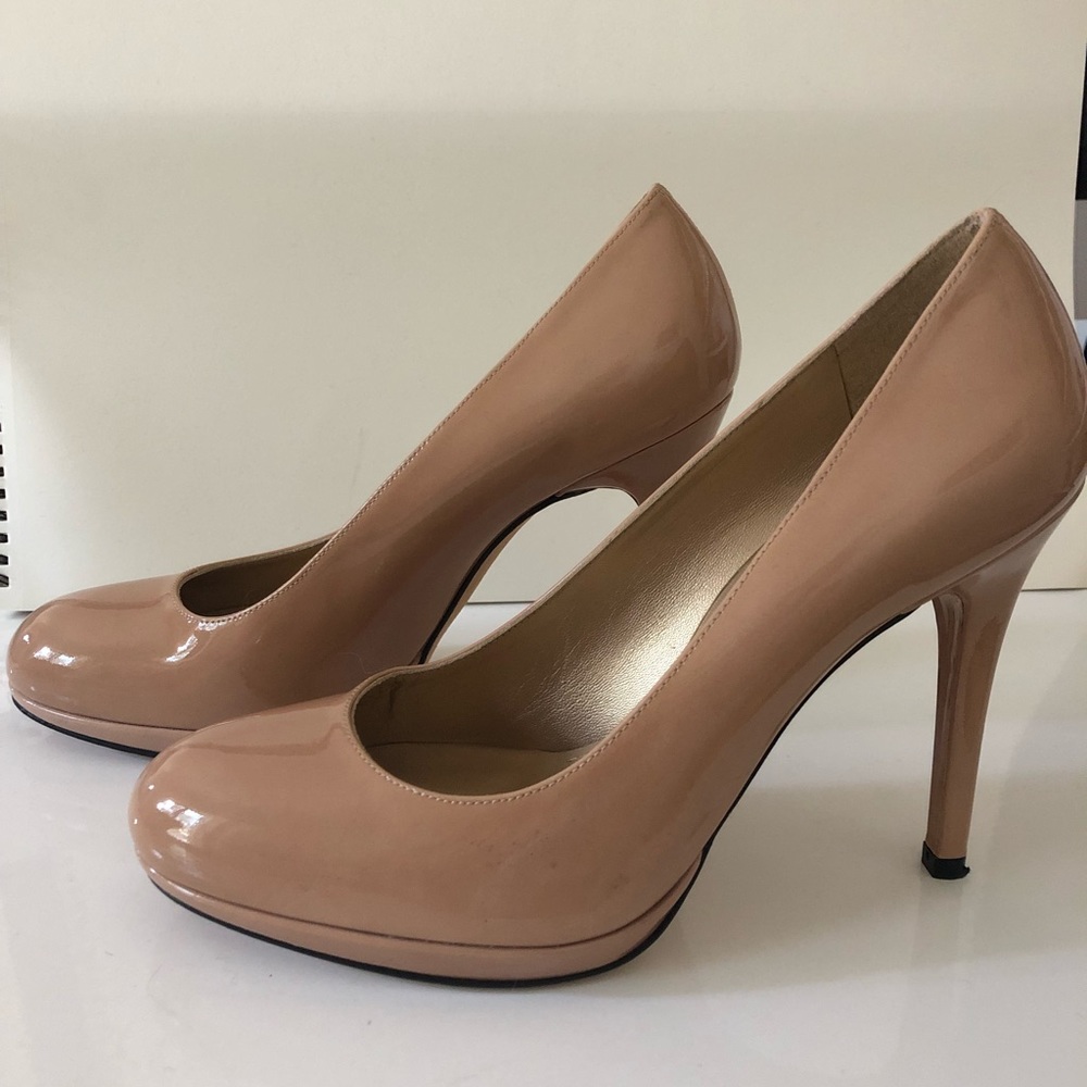 Stuart Weitzman Platswoon 8 nude, only worn once!